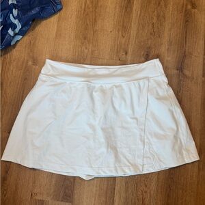 Women’s gap fit White envelope Tennis Skirt (skirt) size xl